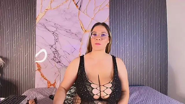 big_tits_in_your_face webcam