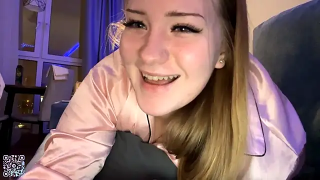 pandafluff - PandaFluff's free webcam - UK Sex Cams