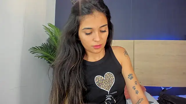 violet_giraldo - Violet_giraldo's free webcam - UK Sex Cams