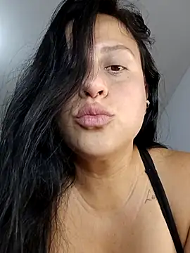 whitegirl0122 webcam