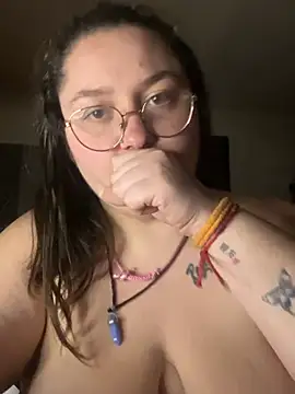 Webcam Model (_maracr19_)  is live.Free join now!