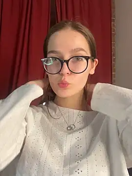 MyKittySayMeow webcam