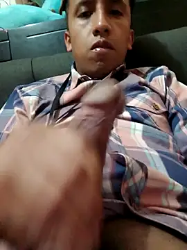 Aleth_boy_latino webcam