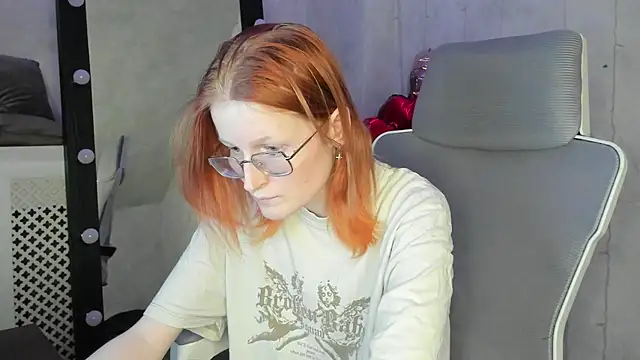 ElizabethHarpper webcam