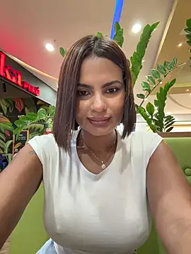 Irina_Velvett webcam