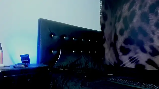 JERO_TEASE_S7S webcam