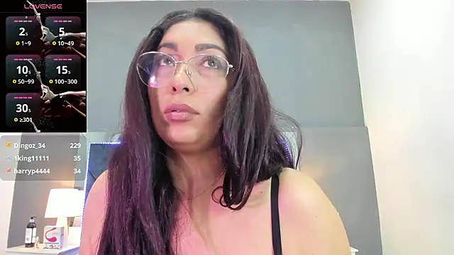 Lauralove_69 webcam