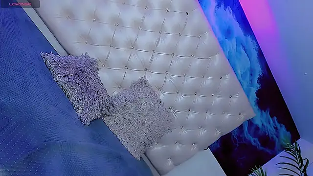 Daniiela_Ember webcam