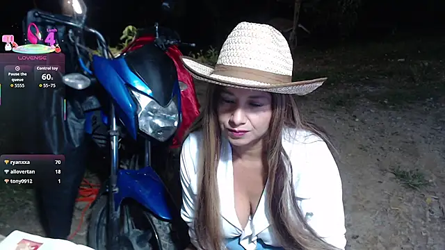 esmeralda_li - Esmeralda_li's free webcam - UK Sex Cams