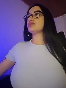 Webcam Model (preetypeach)  is live.Free join now!