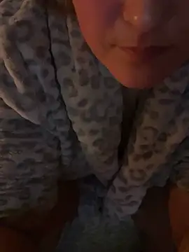 justsomeoneuknow - Justsomeoneuknow's free webcam - UK Sex Cams