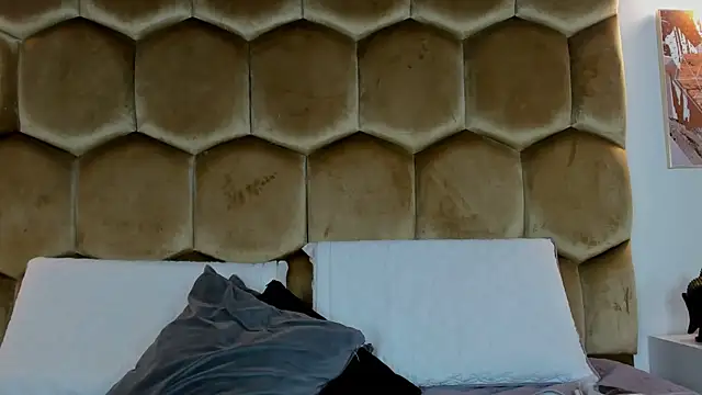 Mia_Reyesjs live sex cam