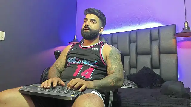 Lyon_vach live sex cam