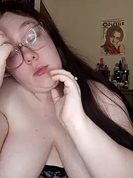 Sexycurvyemilyy webcam