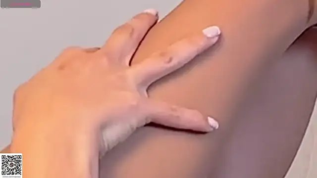 capriijonesxxx - Capriijonesxxx's free webcam