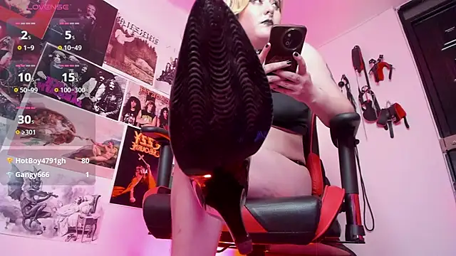 mistresscrowley666 webcam