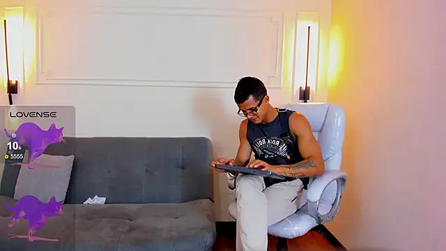 Paradise_boy_s webcam