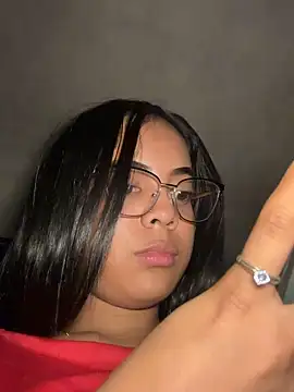 NAUGHTY_LITTLE_18 webcam