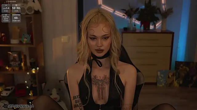 ManiFreyja live sex cam