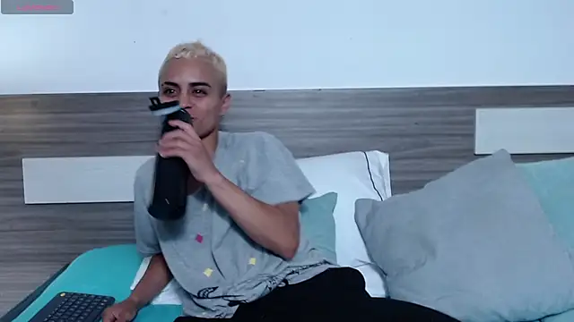 Liiamthompson webcam