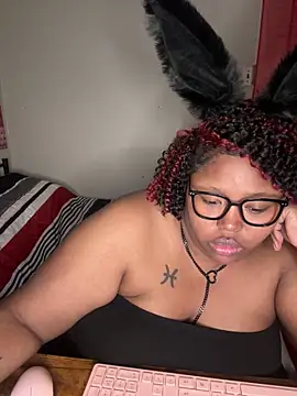 Chocolatebunnyxx96 webcam