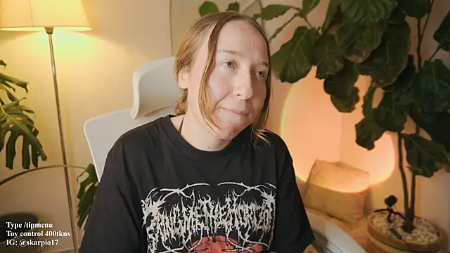 Scarlett_NoirMuse webcam