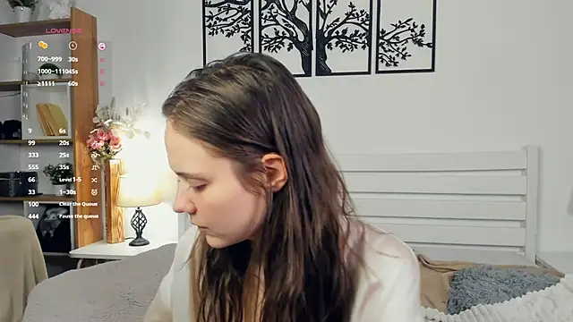 MalvinaTrafford webcam