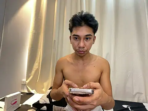 Ur_pinoyhotbrix webcam