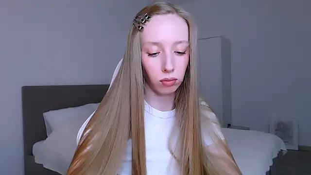 Luna_insniity webcam