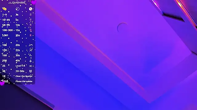 laura-hills18 webcam