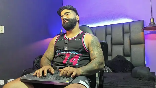 Lyon_vach live sex cam