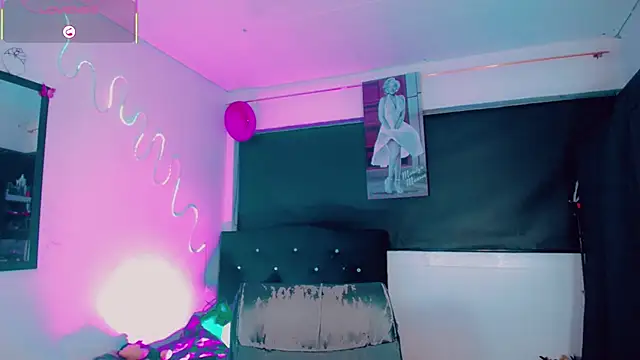 Kendall_hornyy webcam