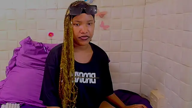 EroticSexyPrada webcam