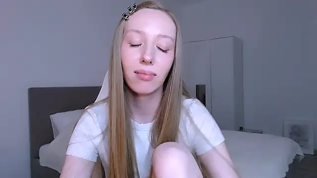 Luna_insniity webcam