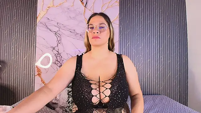 big_tits_in_your_face webcam