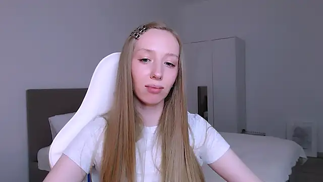 Luna_insniity webcam