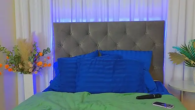 Ariana_Petite live sex cam