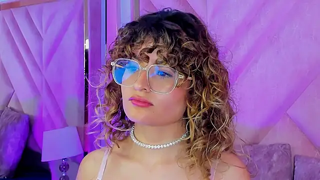 emilyjonesss_ webcam