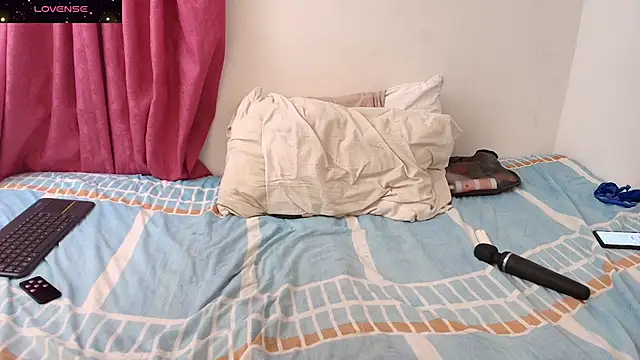 julia_sweet_1 webcam