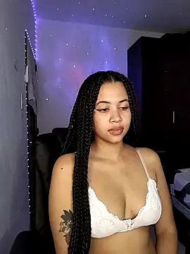 Kendall_curly webcam