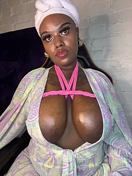 QUEEN_NOBUHLE_FEMDOM_777 webcam