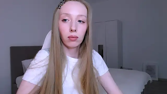 Luna_insniity webcam