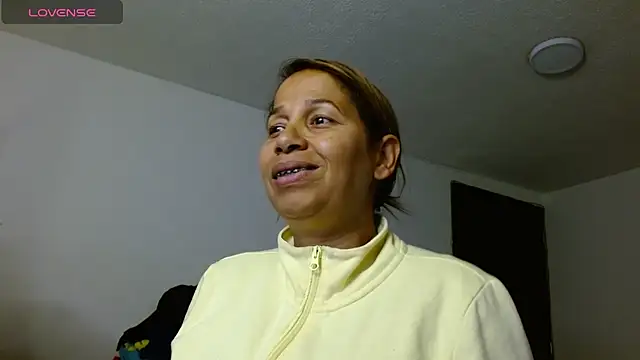 caromasha - CaroMasha's free webcam - UK Sex Cams