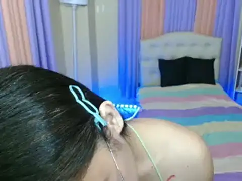 SeductiveAppleTS webcam