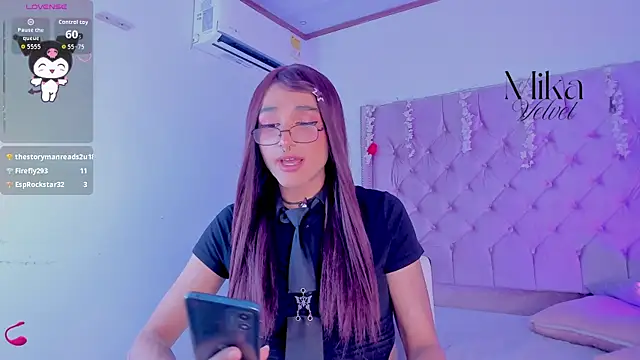 Mika__velvet webcam