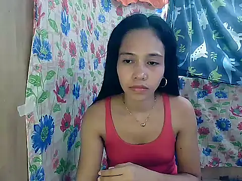 PinaySkinnyGirl webcam