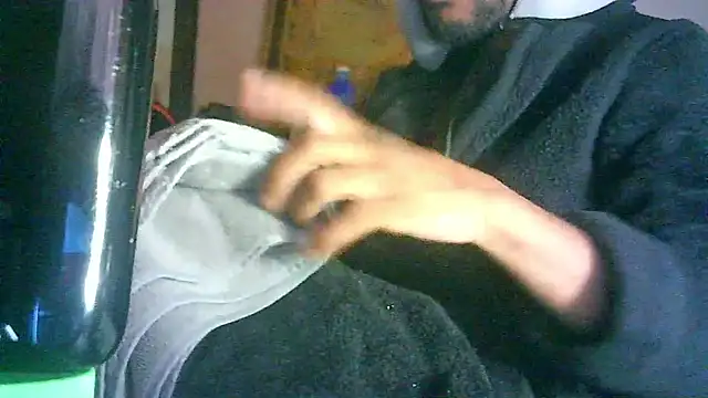 on3youlln3ver_fir3 - ON3YOULLN3VER_FIR3's free webcam - UK Sex Cams