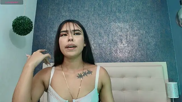 Cloeandtyfanny webcam