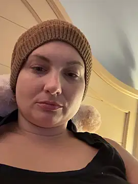 MilfyMrsRobinson live sex cam