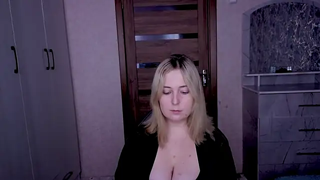 Kristy-Max webcam